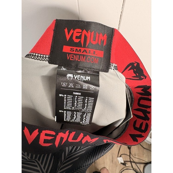 Venum Phantom Leggings Black Red Womens Small MSRP $69.99 active ware gym - Picture 6 of 9